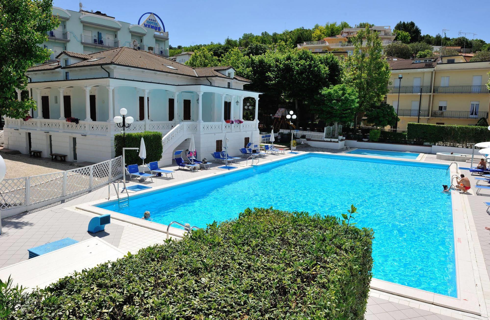 Hotel Venus Gabicce Mare Exterior foto